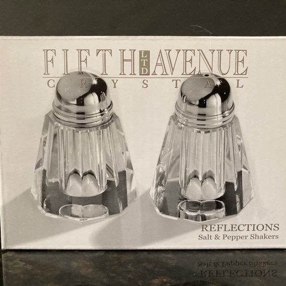 Fifth Avenue Crystal Reflections Vertical Cut Salt & Pepper Shakers/NEW! - Picture 1 of 3